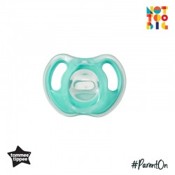 Tommee Tippee Ultra-Light Silicone Soother 0-6m - 1pk (Green)