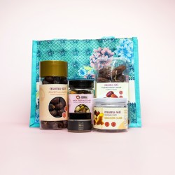 Wellness& Warmth Postnatal Bundle